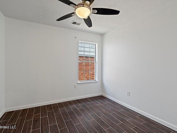 5th image of 9081 Lakeshore Dr