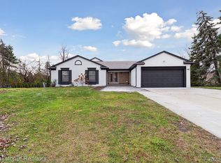 1027 Fountain Dr, Troy, MI