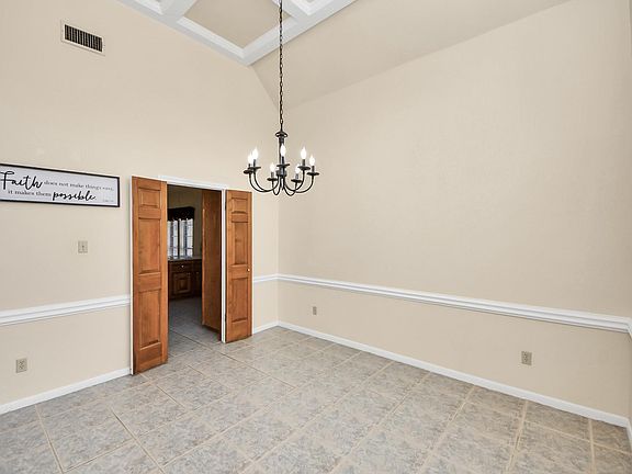 3rd image of 10503 Great Plains Ln