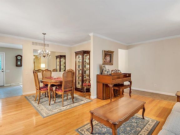 5th image of 4234 Hedgemont Dr