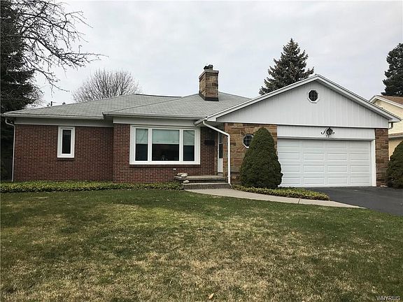 2nd image of 92 Lake Ledge Dr