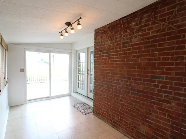 101 E Magnolia Ln, Oak Ridge, TN 37830