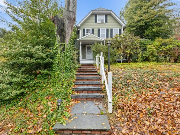 83 Hillside Avenue, Mount Kisco, NY 10549