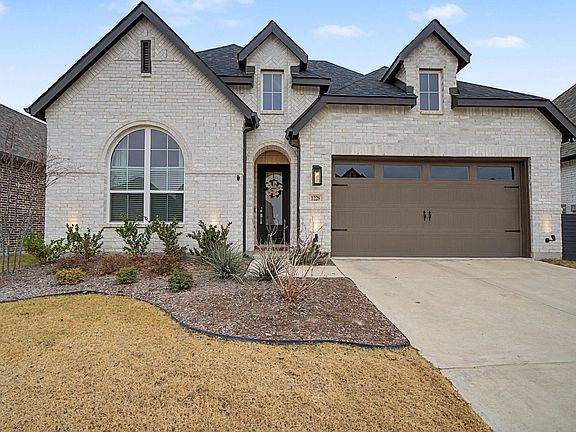 2nd image of 1228 Emilia Rd