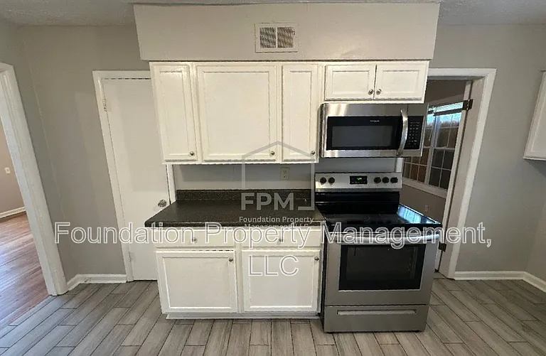 3710 Elm Park Rd — Photo 3