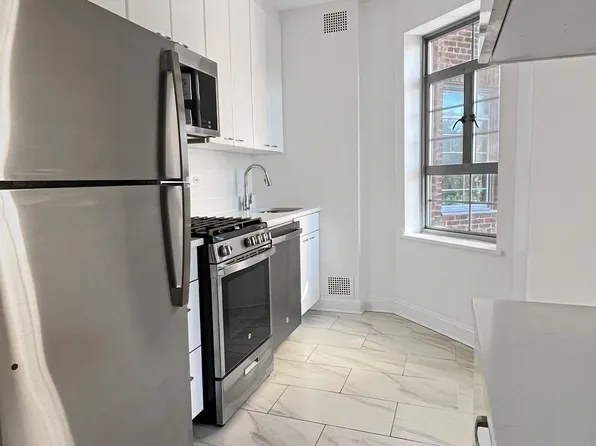 150 Greenway Ter APT 43W, Forest Hills, NY 11375