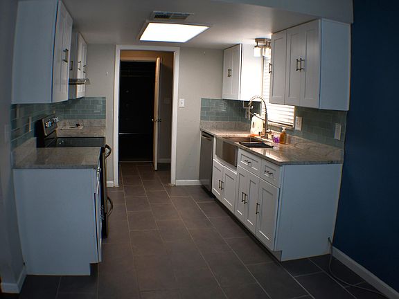 4th image of 2316 Algodones St NE