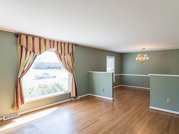 2nd image of 100 Summertree Dr