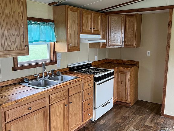 5th image of 214 Aqua Ln