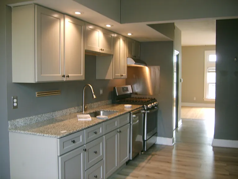 Bidwell Manor Apartments — Photo 22