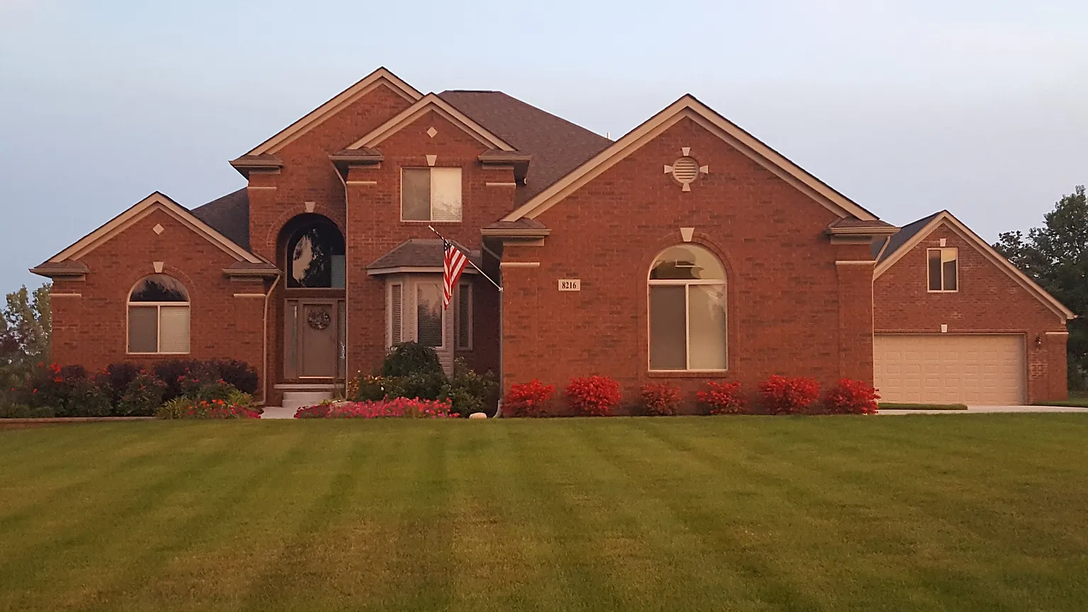 8216 Tamarack Ln photo 1