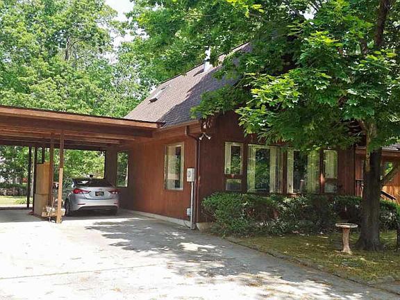 4th image of 2319 Sanford Dr