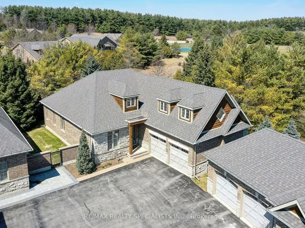 3 Reddington Dr Unit 2, Caledon, ON L7E 4C4