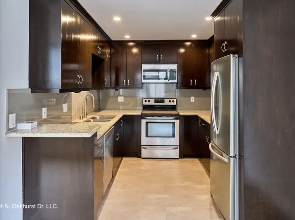 324 N Oakhurst Dr LLC, 324 N Oakhurst Dr Suite 204, Beverly Hills, CA 90210