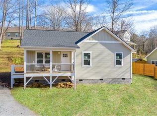 22 Babb St, Waynesville, NC 28786