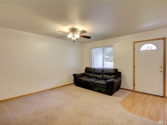 3rd image of 594 E Alder Dr