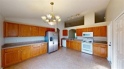 4th image of 8 Zanzibar Ct