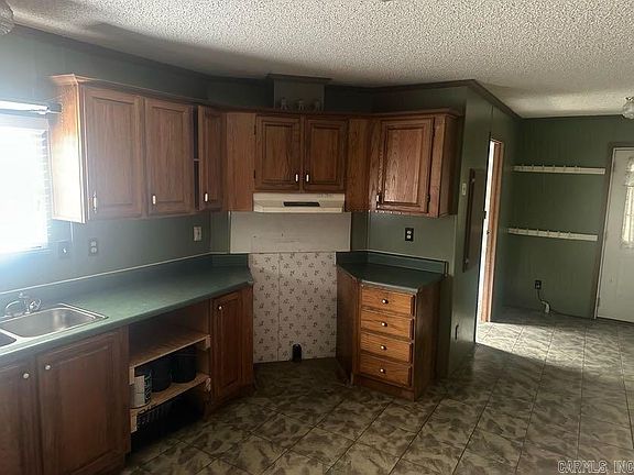 4th image of 226 Warren Rd