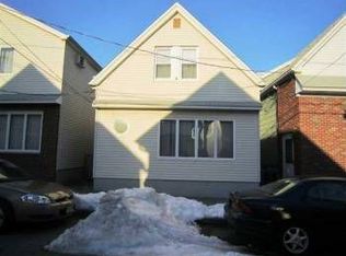 19 Sisson Ct, Bayonne, NJ 07002