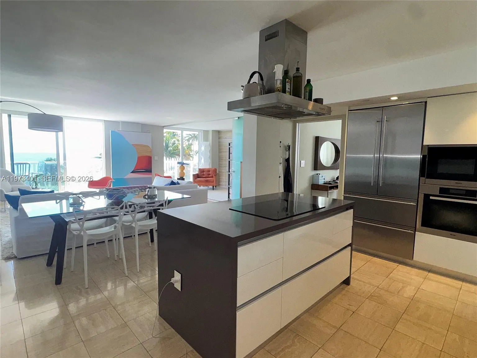 The Royal Club Condo — Photo 4