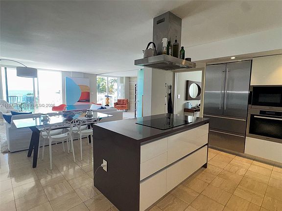 4th image of 2457 Collins Ave APT 405