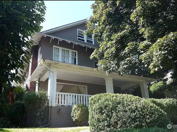 5261 18th Avenue NE, Seattle, WA 98105