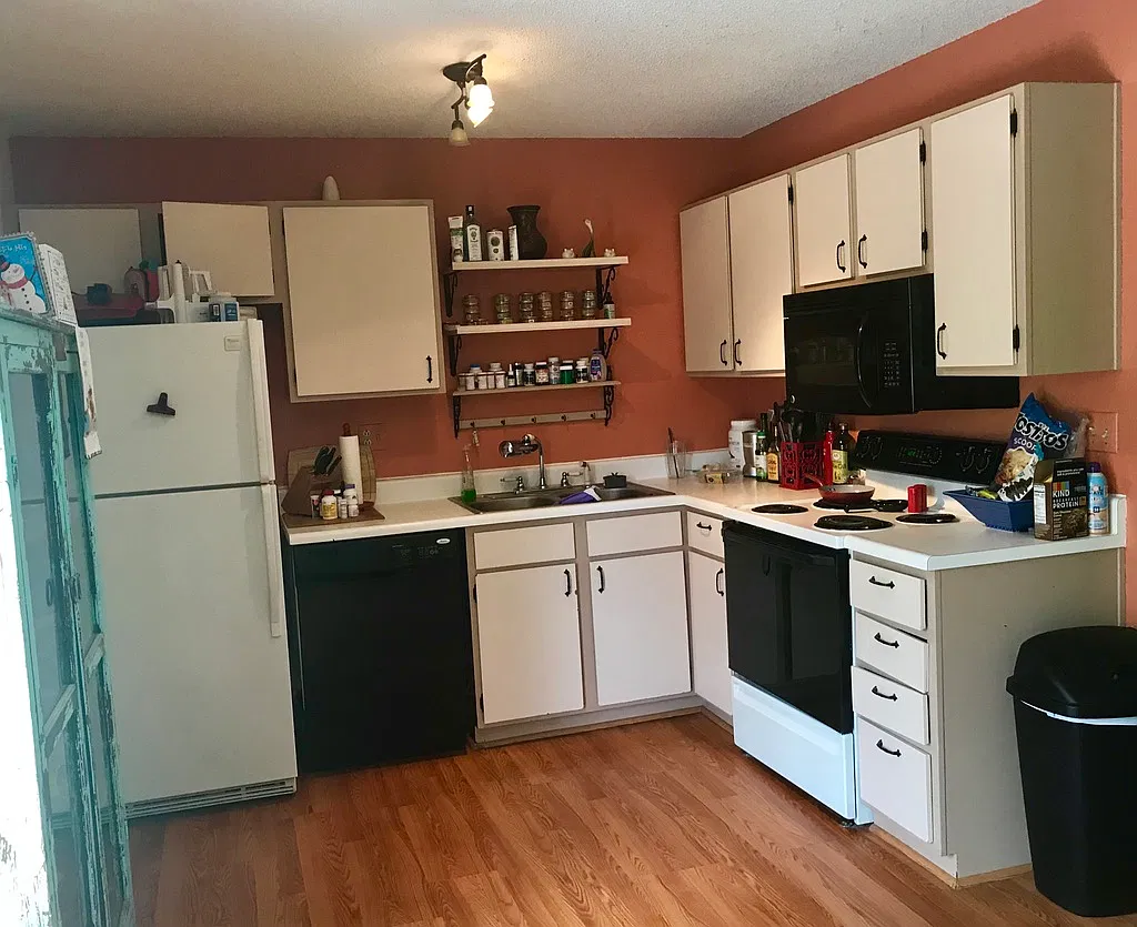 3 bed, 1311 sqft, $1,995 — Photo 3