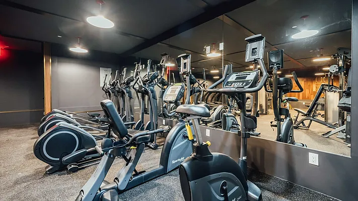 Rented by Nooklyn NYC LLC | media 165