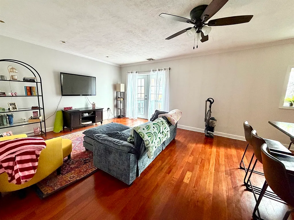 2 bed, 864 sqft, $2,800 — Photo 4
