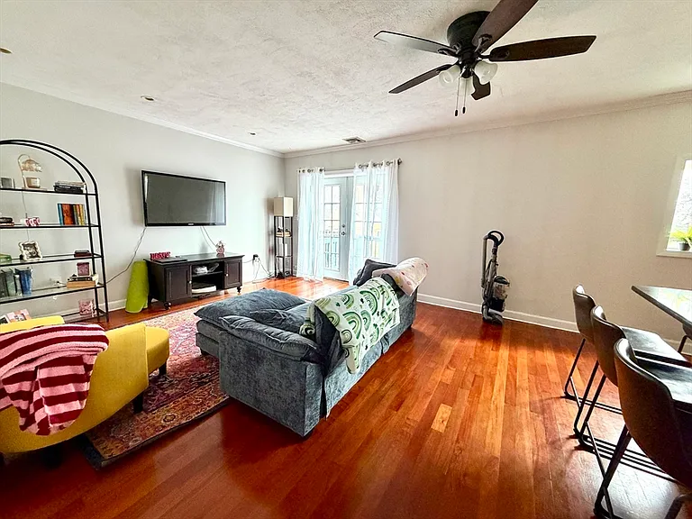 94 Florida St #3 — Photo 4