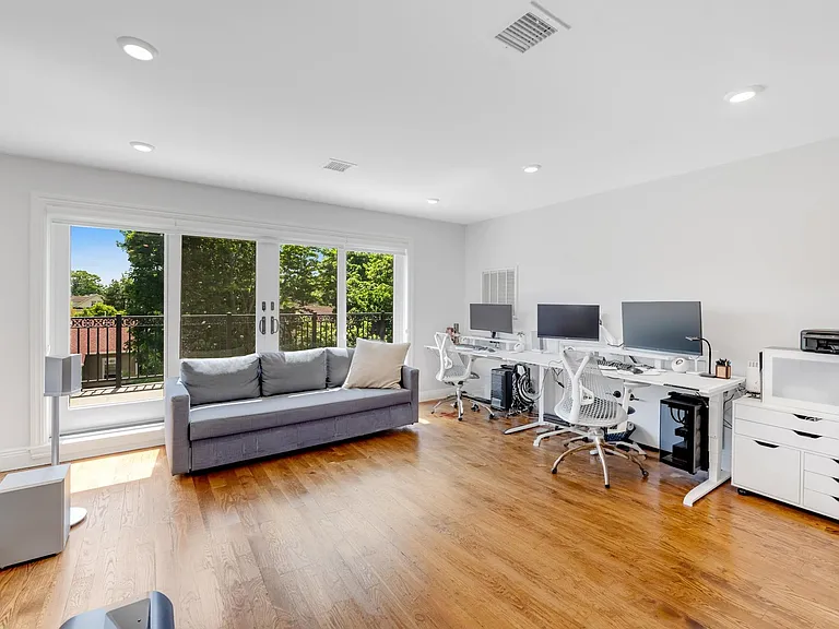 34 Lafayette Ave — Photo 31