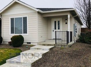 303 S Haskell St, Central Point, OR 97502