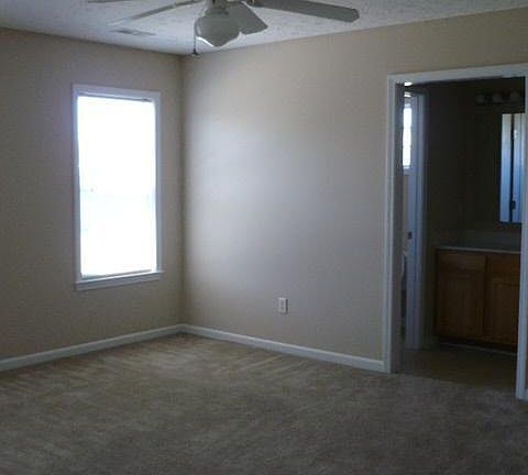 5th image of 9511 Seany Dr NE