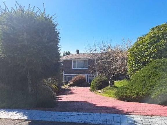 2nd image of 960 S Fairview Dr