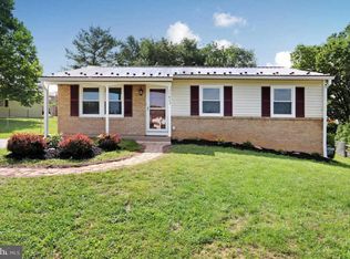 17823 Woodvale Ct, Hagerstown, MD 21740