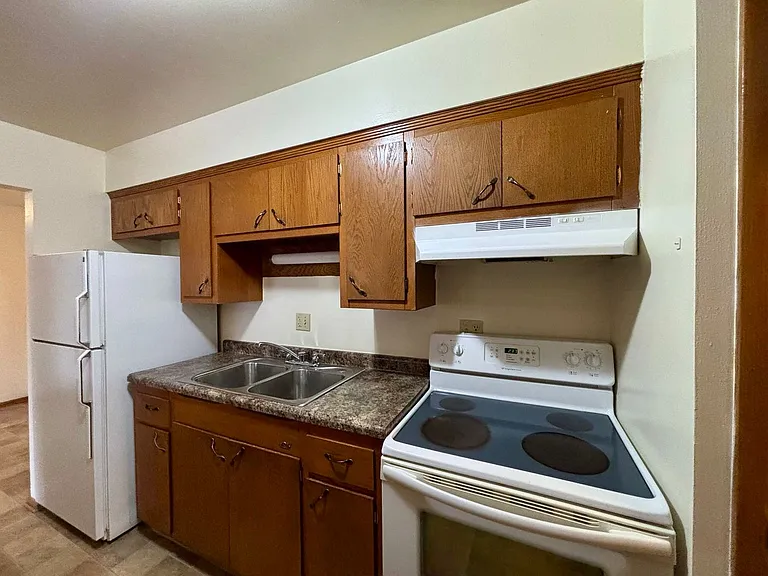 Halsted Park Apartments and Townhomes — Photo 51