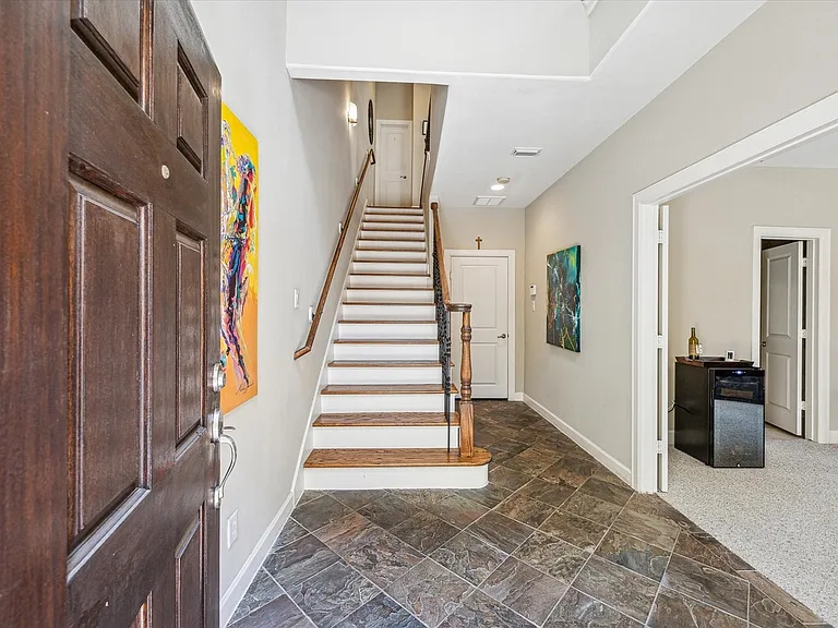 574 Bomar St — Photo 4