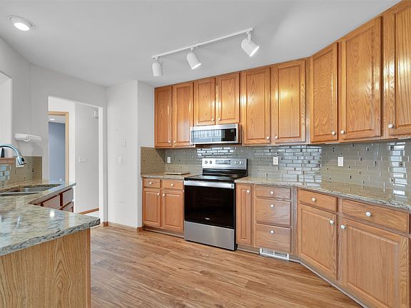 3rd image of 1303 Crossings Ct NE