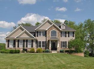 447 Regalstone Ln, Akron, OH 44321