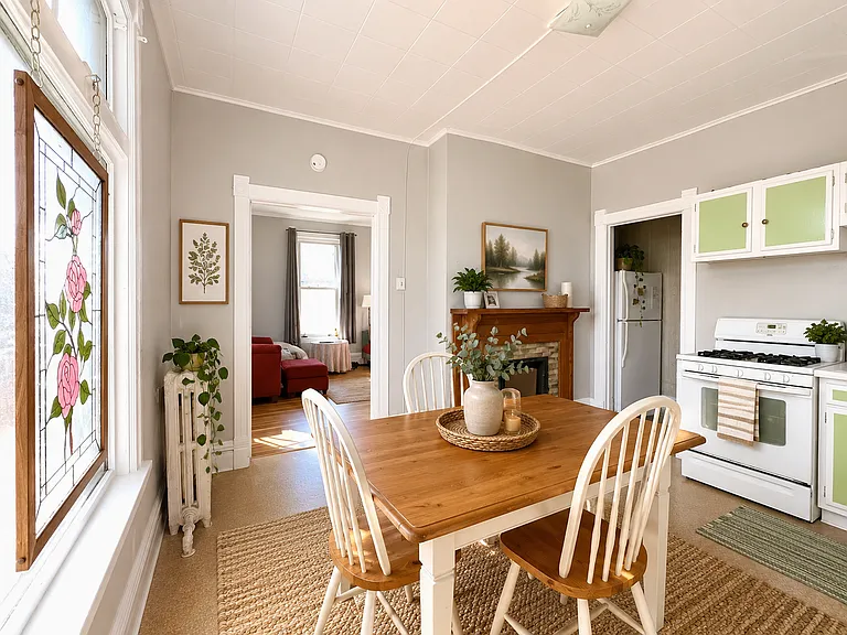 2125 E Superior St — Photo 10