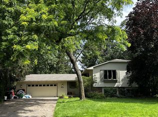 4736 Debra Ct, Shoreview, MN 55126