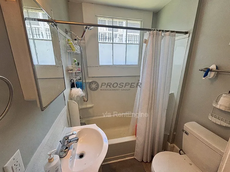 26 Ashton St #A — Photo 7