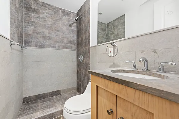 Rented by Kin | media 10