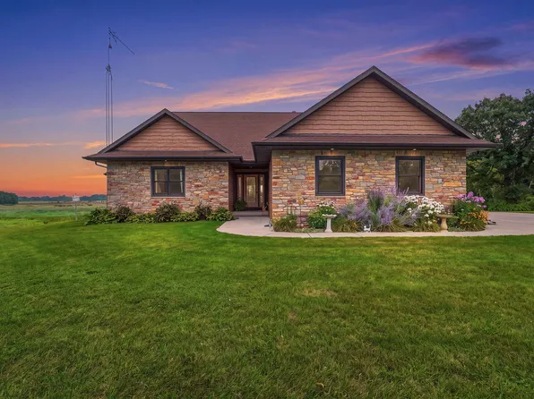 W6068 Neitzel Rd, Waupun, WI 53963