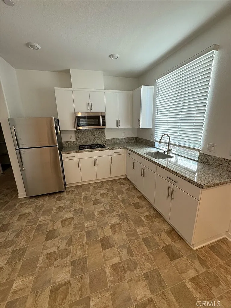 1 bed, 4134 sqft, $2,450 — Photo 4