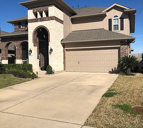 2nd image of 18834 Oakland Manor Ln