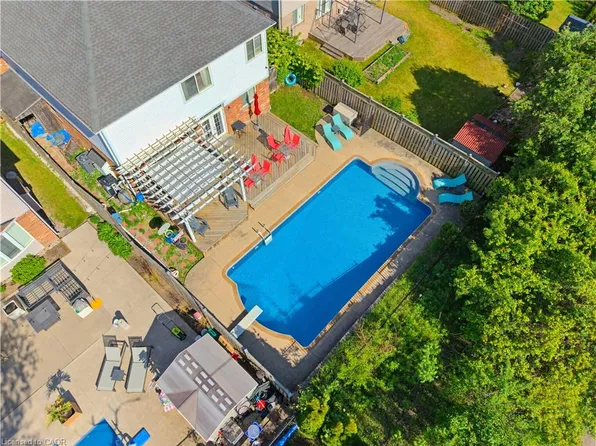 359 Pine Valley Dr, Kitchener, ON N2P 2V4