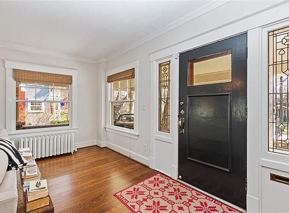 5th image of 610 W 58th Ter