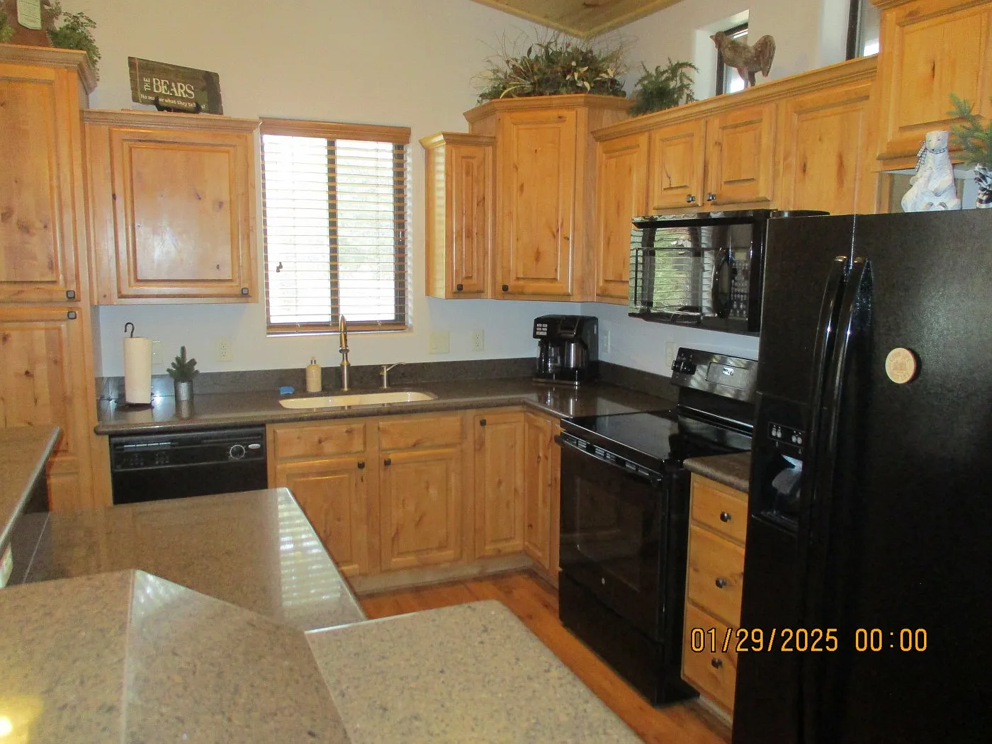 3 bed, 1917 sqft, $2,800 — Photo 3