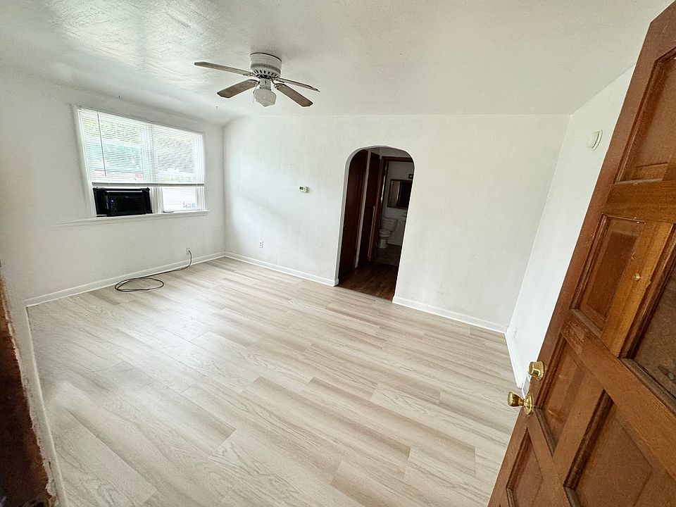 1st image of 104 Eaton St #B